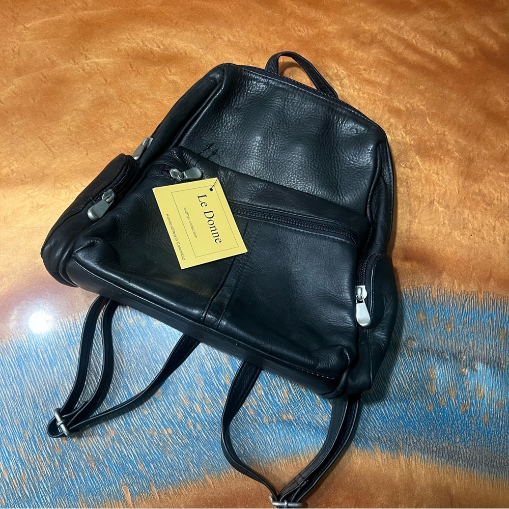 NWT Le Donne Sleek Black Leather Small Backpack made in Colombia handcrafted